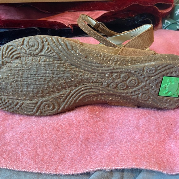 El naturalista sandals - Picture 7 of 7